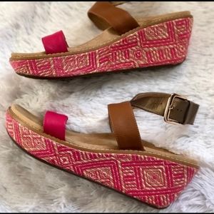 Vionic Gold & Fuchsia Wedge Sandals 10 Like New